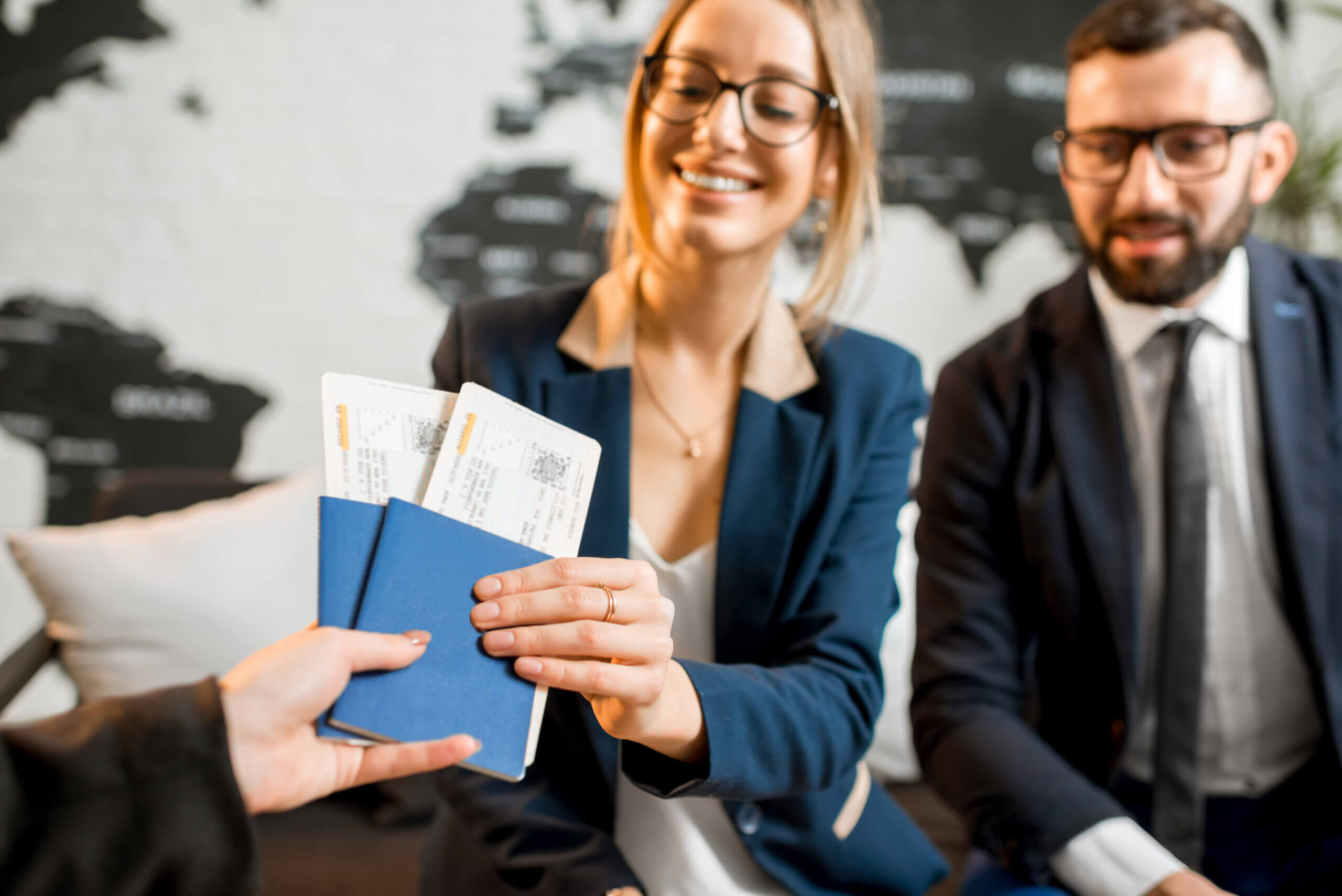 businesscouple-at-the-travel-agency-office-2023-11-27-05-27-31-utc